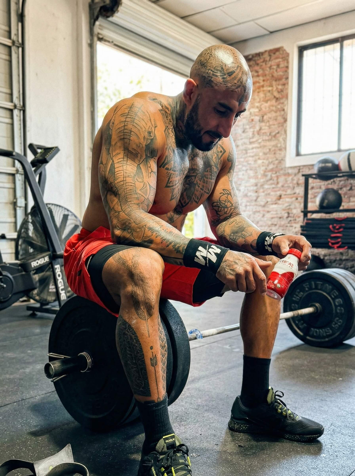 Atleta de CrossFit en entrenamiento para contenido sobre rendimiento físico en RD
